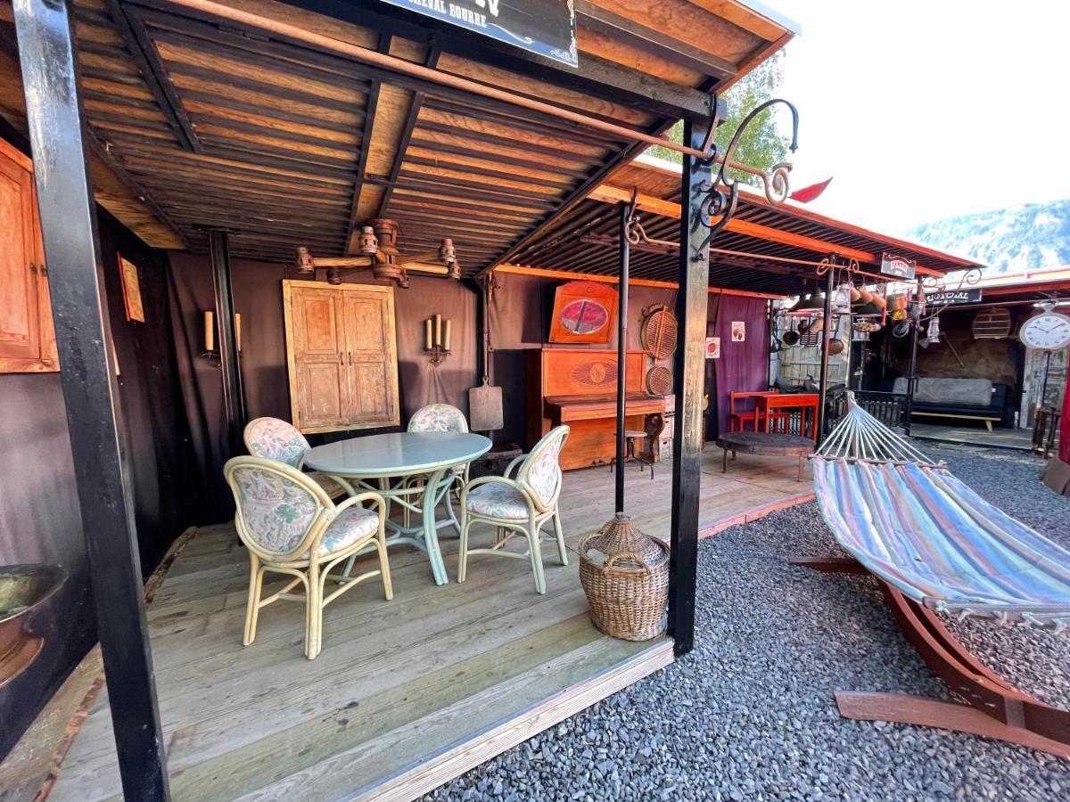 Crazy Lounge Bnb Aigle Exteriör bild