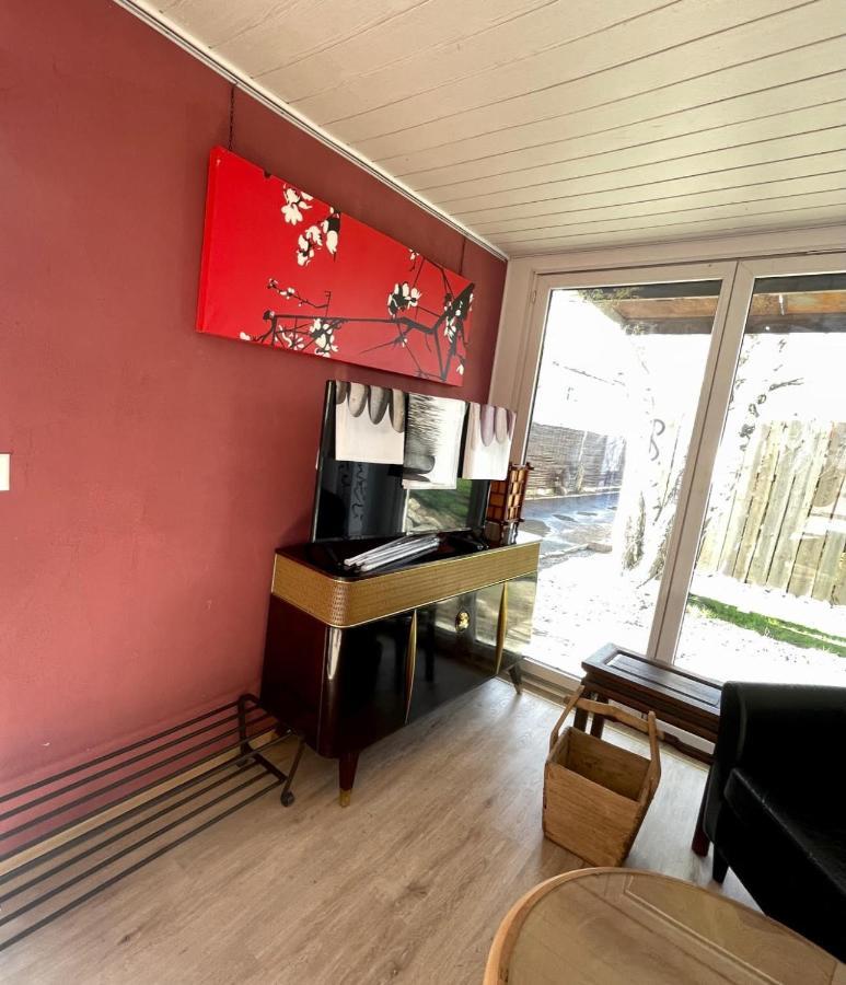 Crazy Lounge Bnb Aigle Exteriör bild
