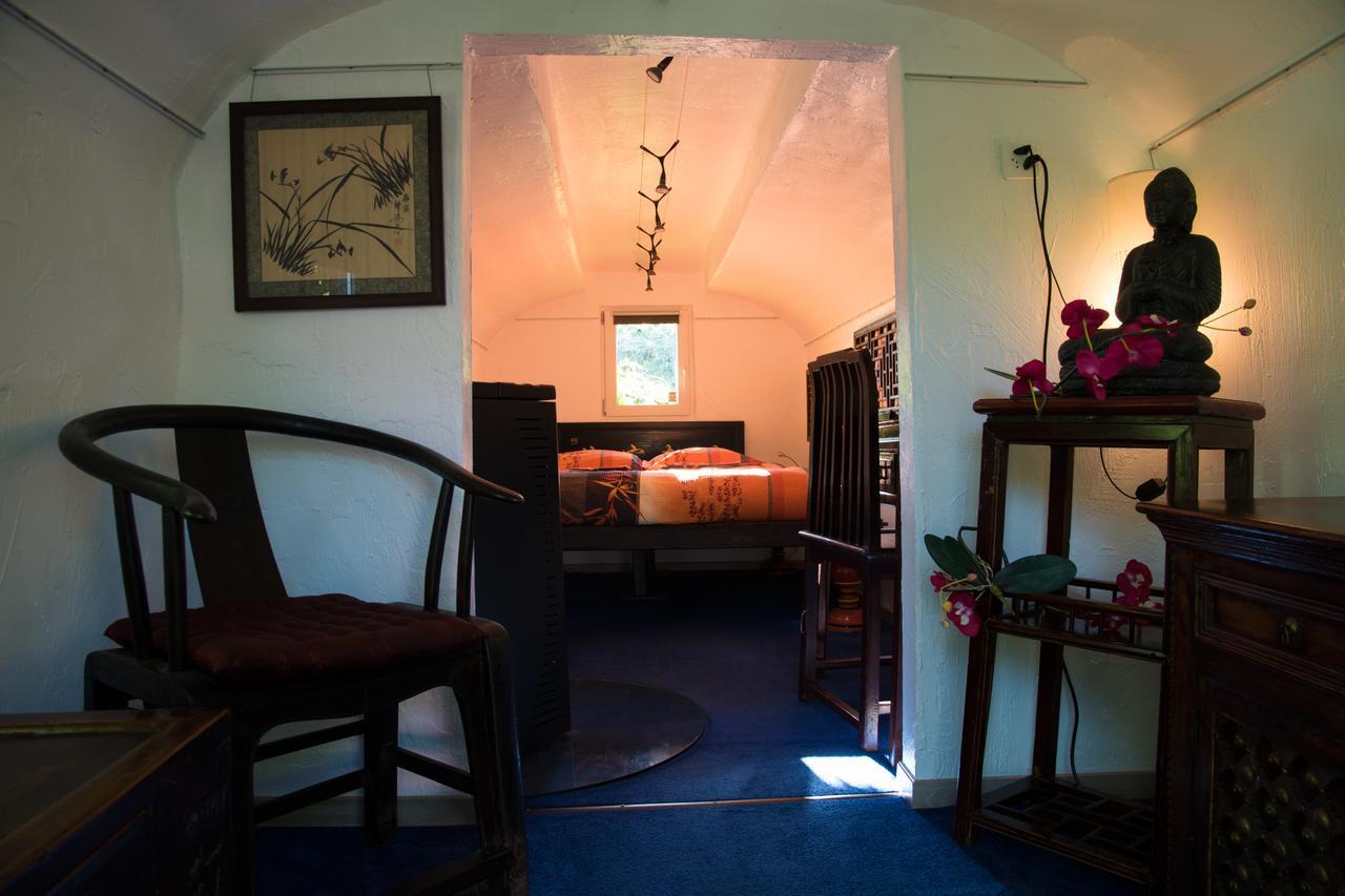 Crazy Lounge Bnb Aigle Exteriör bild