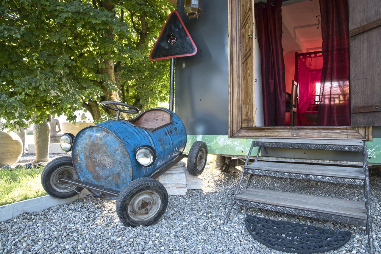 Crazy Lounge Bnb Aigle Exteriör bild