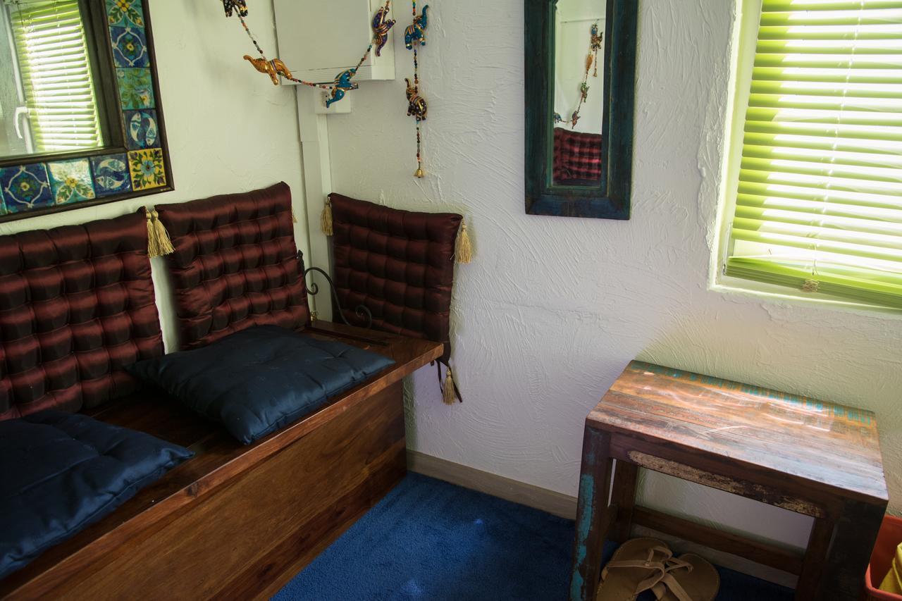 Crazy Lounge Bnb Aigle Exteriör bild