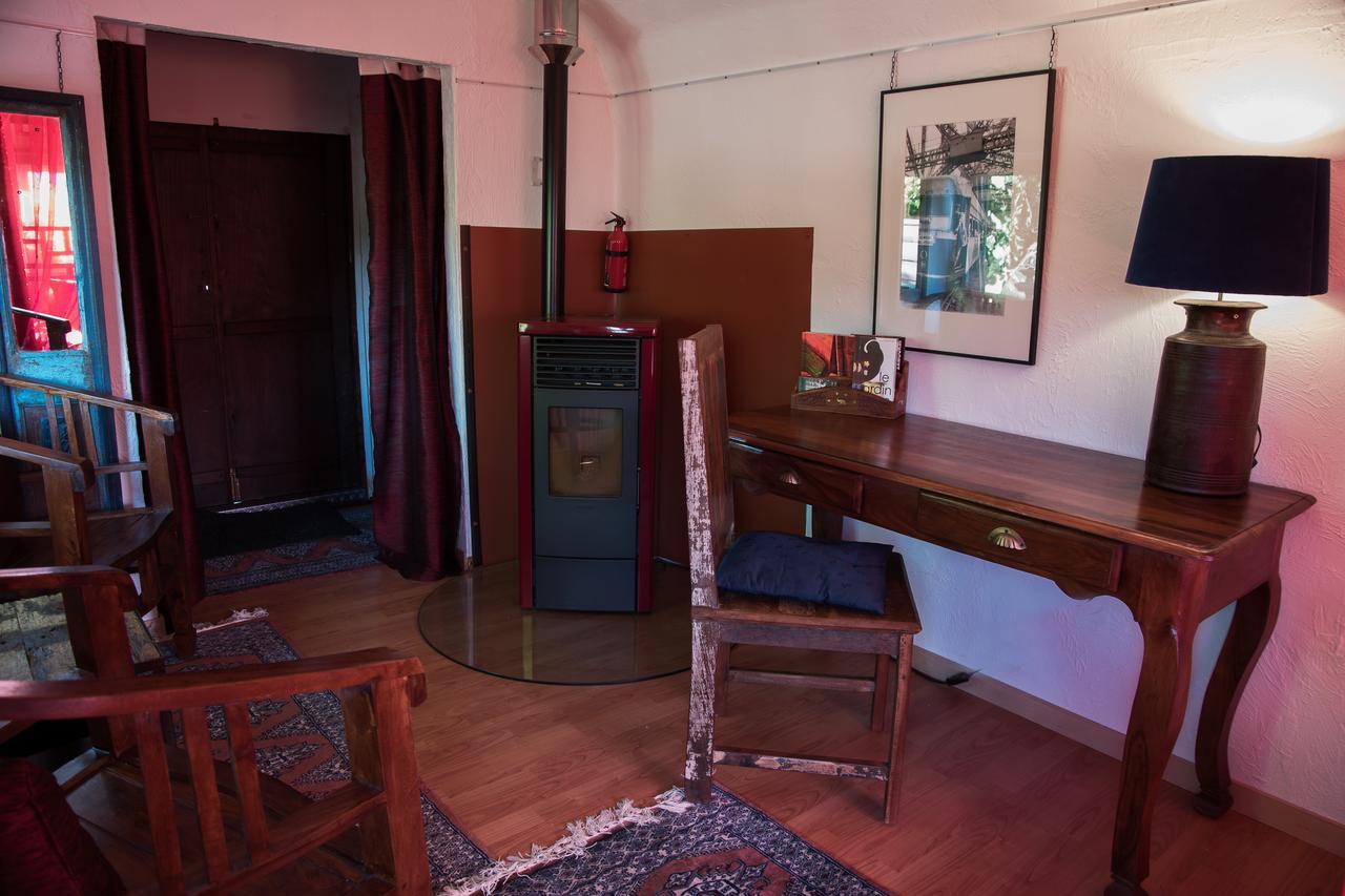 Crazy Lounge Bnb Aigle Exteriör bild