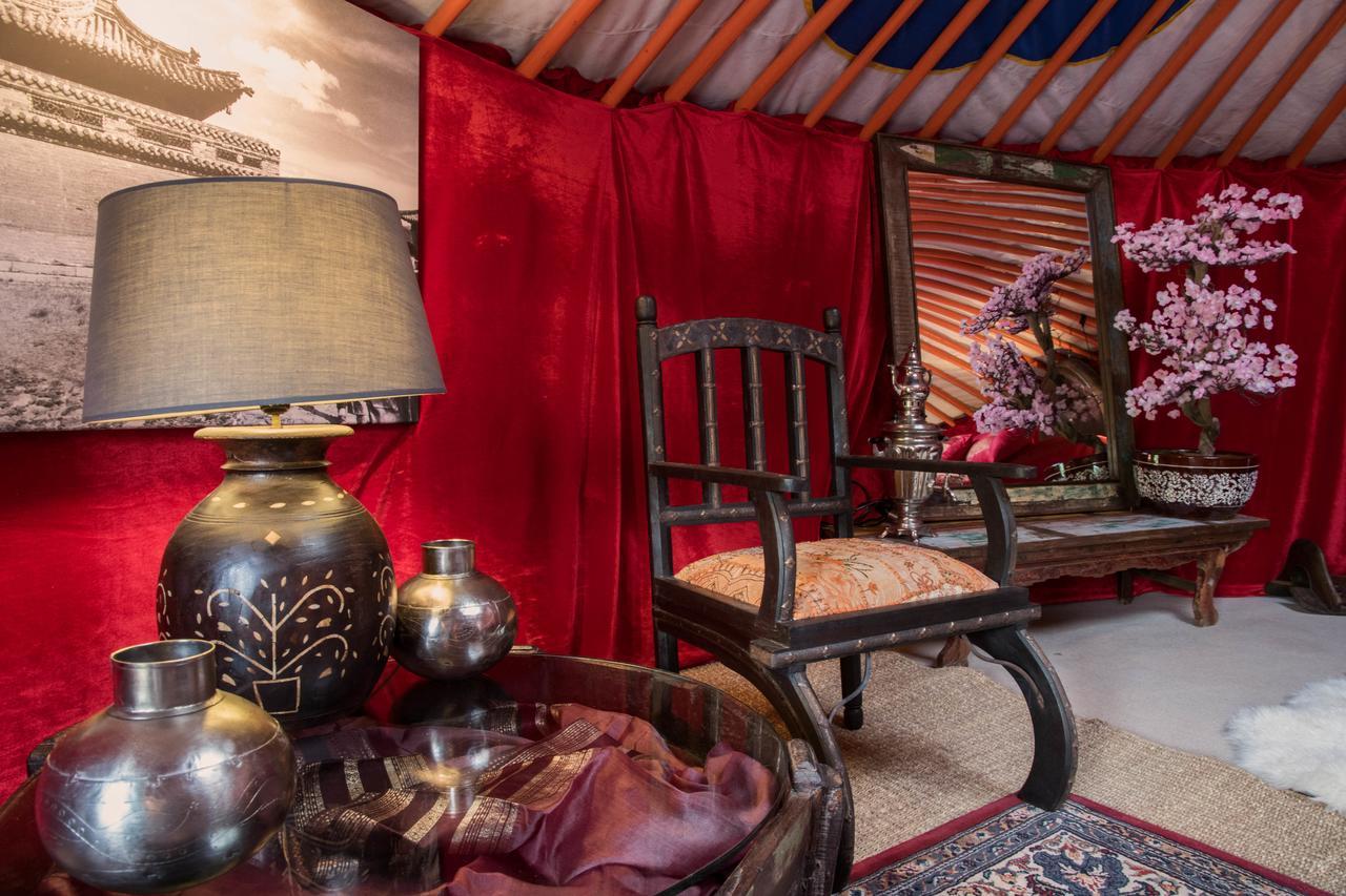 Crazy Lounge Bnb Aigle Exteriör bild
